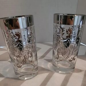 KIMIKO Vintage Silver Lustre Knight Crest Coat of Arms 5.5" Collins Glass Pair